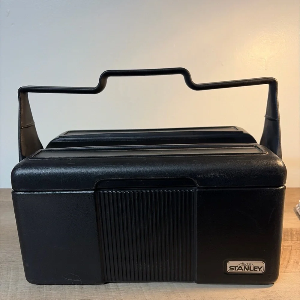 Stanley Aladdin Lock Lid Cooler Black With Two Compartment Holds Stanley Thermos - Picture 5 of 15